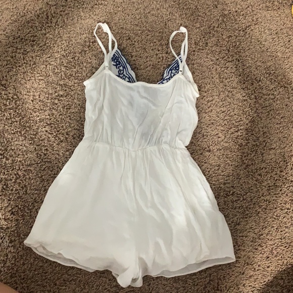 Kendall and Kylie Blue and white romper - Picture 2 of 3